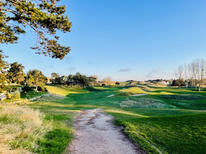 Cabourg, 2 parcours, 27 trous, 2 expériences golfiques